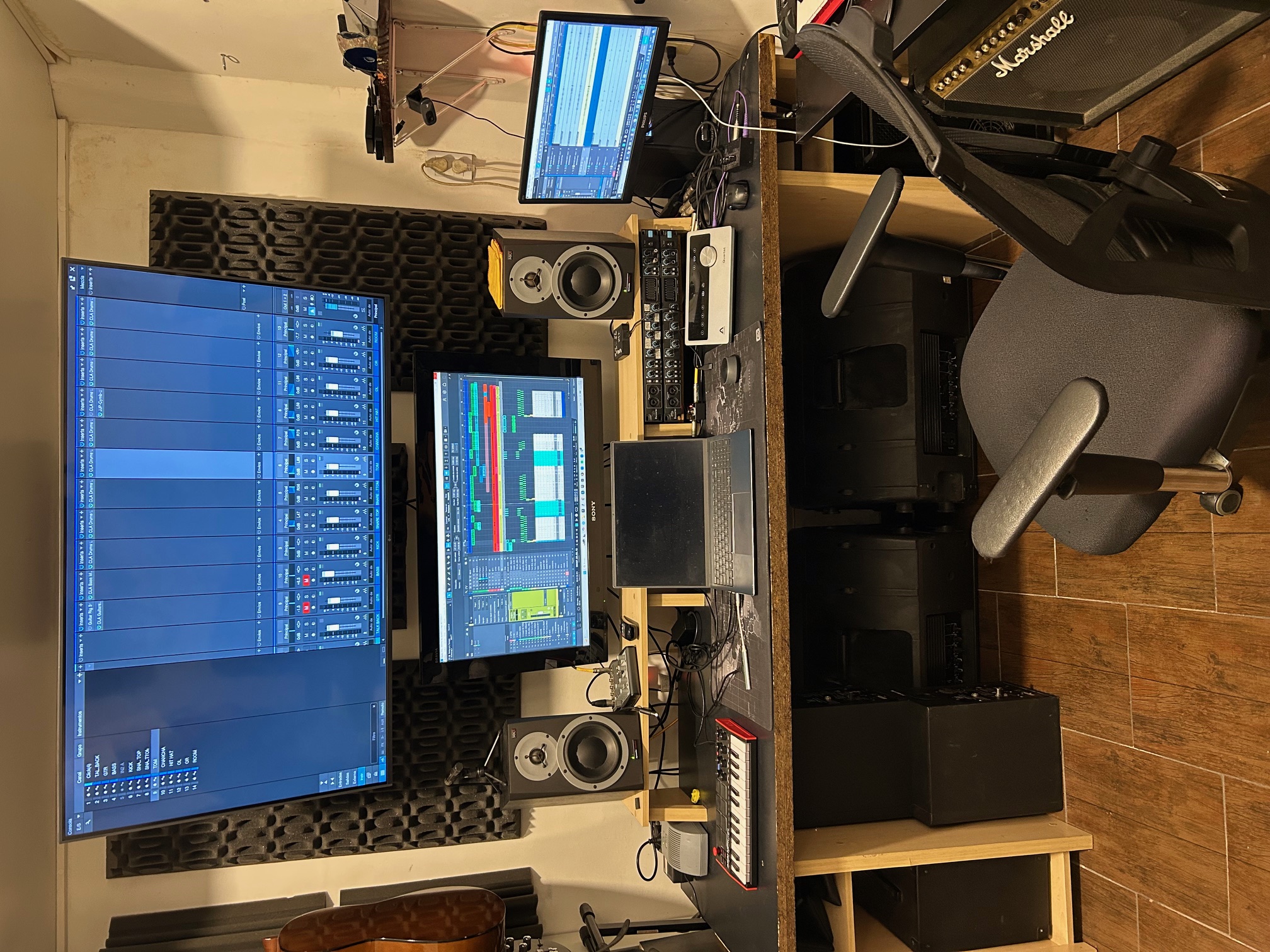 ESTUDIO B - CONTROL ROOM